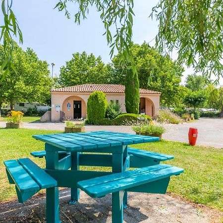 Camping Sites Et Paysages Les Pres Hauts Sisteron Kültér fotó