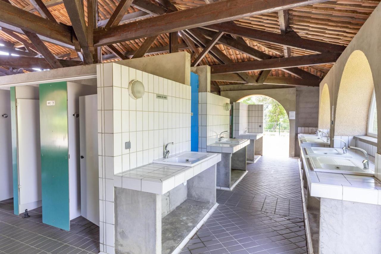 Camping Sites Et Paysages Les Pres Hauts Sisteron Kültér fotó