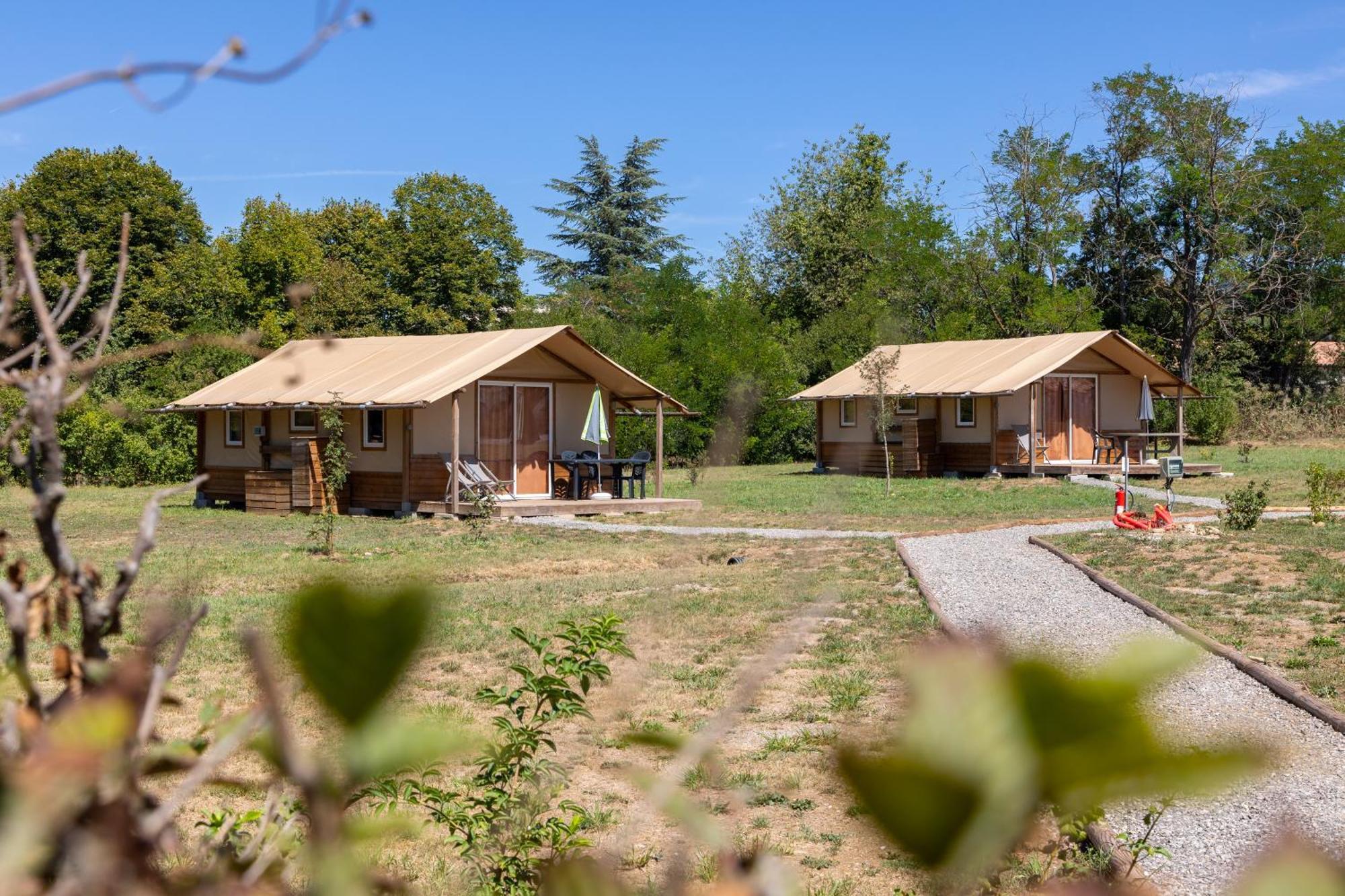 Camping Sites Et Paysages Les Pres Hauts Sisteron Kültér fotó
