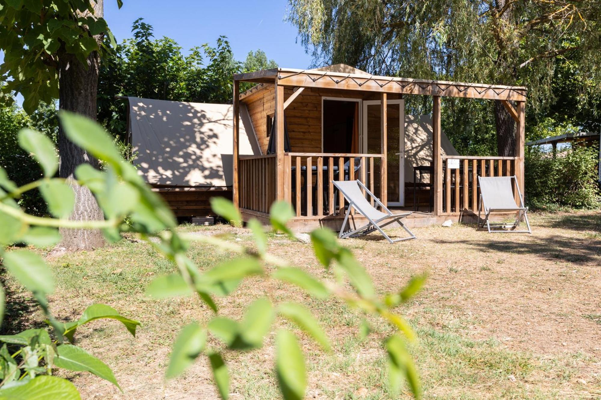 Camping Sites Et Paysages Les Pres Hauts Sisteron Kültér fotó